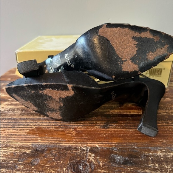 Allure Black Satin evening shoe size 8. - Picture 5 of 5
